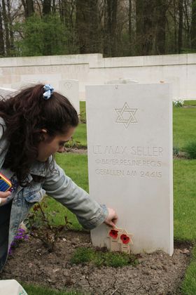 German Jewish soldier grave and Magen David. We Were There Too trip to Ypres, April 2017. By Alan Brill, Voluntary Photographer