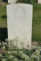 CWGC headstone of Pte Williams Photo: Marcel Gouw