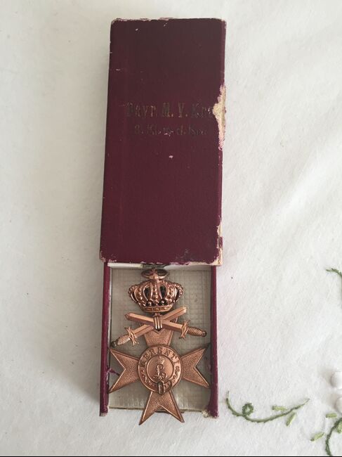 Service medal