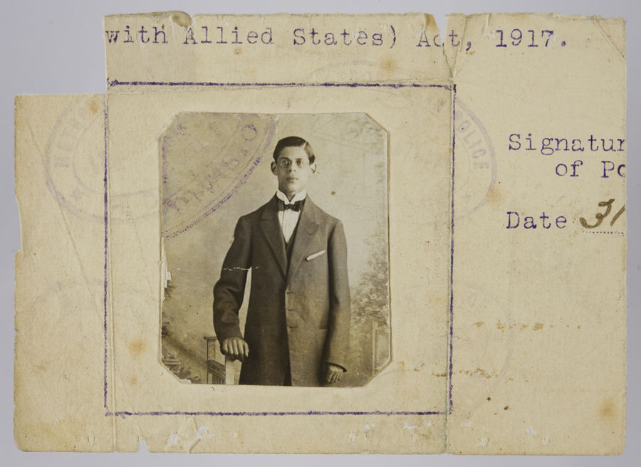 Portion of document with small photograph of Phillip Cohen. ©Jewish Museum London/Jewish Military Museum