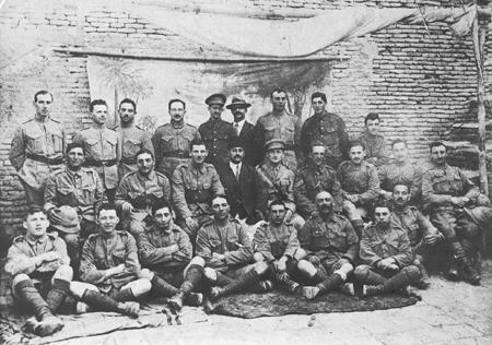 British Jewish soldiers in Basra, Mesopotamia (Iraq), gathered for the festival of Passover 1918. Jewish Museum London.