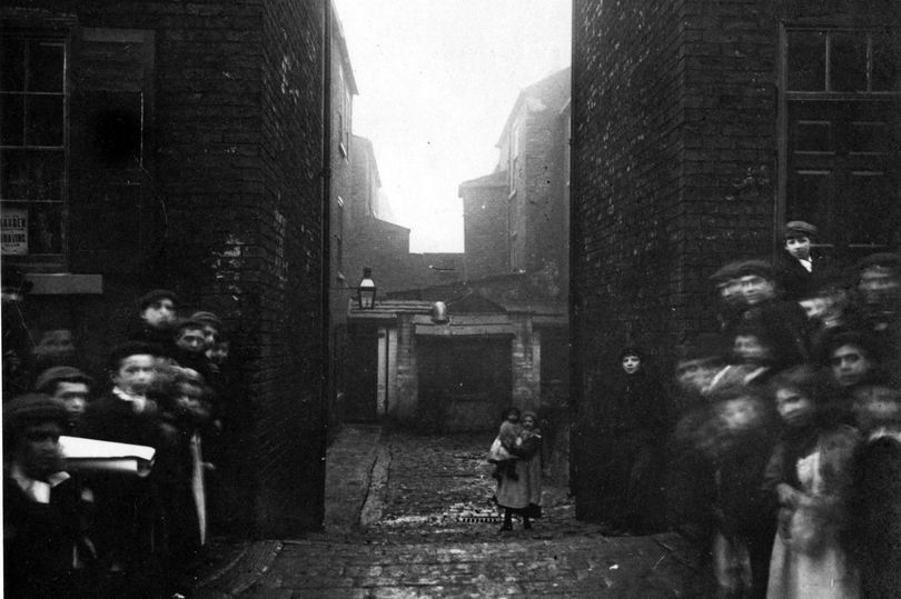 Bridge Court, 1901 (Leodis.net by Leeds Libraries)