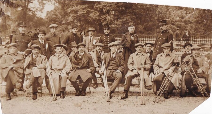 One legged Belgian Soldiers, Jacques in the suit