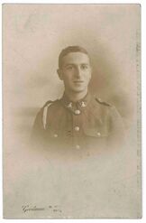 Saul in uniform