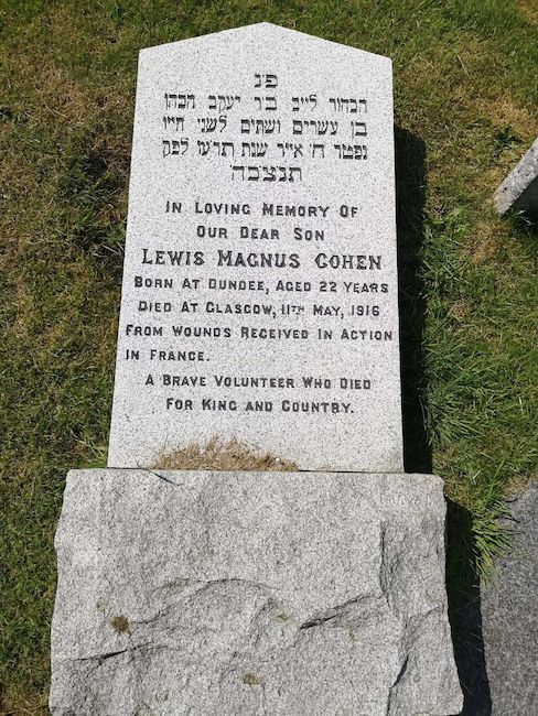 Private memorial. Photo by Thomas Cook