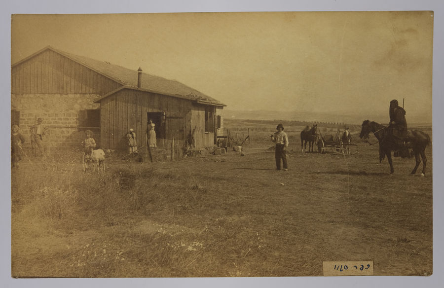 Postcard photograph of Palestine, possibly taken by a member of the Royal Fusiliers. ©Jewish Museum London/Jewish Military Museum