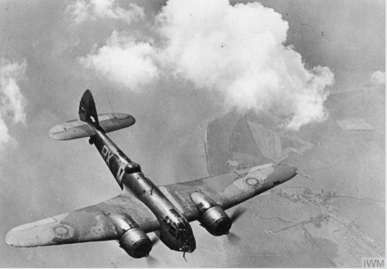 Blenheim Mk IF L1426 'RX-M' of No. 25 Squadron in flight, 1940