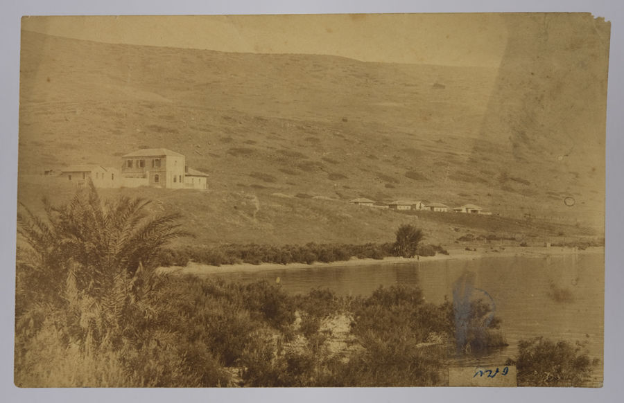 Postcard photograph of Palestine, possibly taken by a member of the Royal Fusiliers. ©Jewish Museum London/Jewish Military Museum