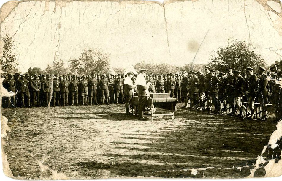 outdoor service for the Jewish Battalion in Ludd Palestine, 1918. ©Jewish Museum