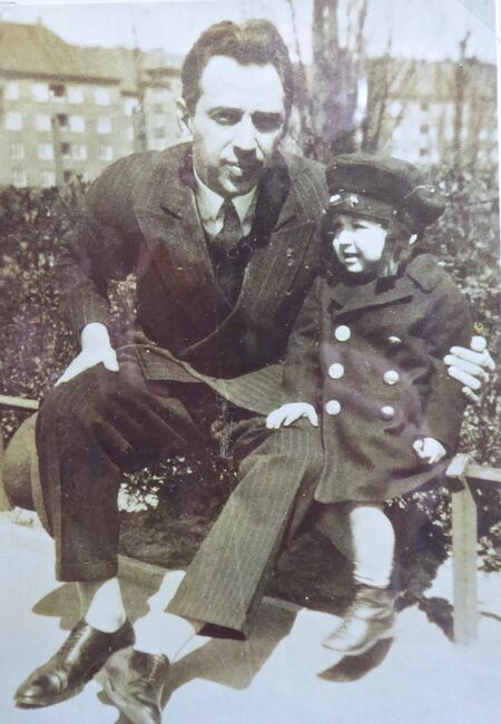Josef Hasenson and his son Alexander, Hamburg, 1932