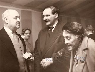 Hugh (centre) with brother Ellis (left) and Aunt Netta in the background
