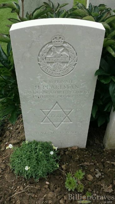 CWGC headstone in Bailleul Communal Cemetery, France. Photo, Billion Graves 