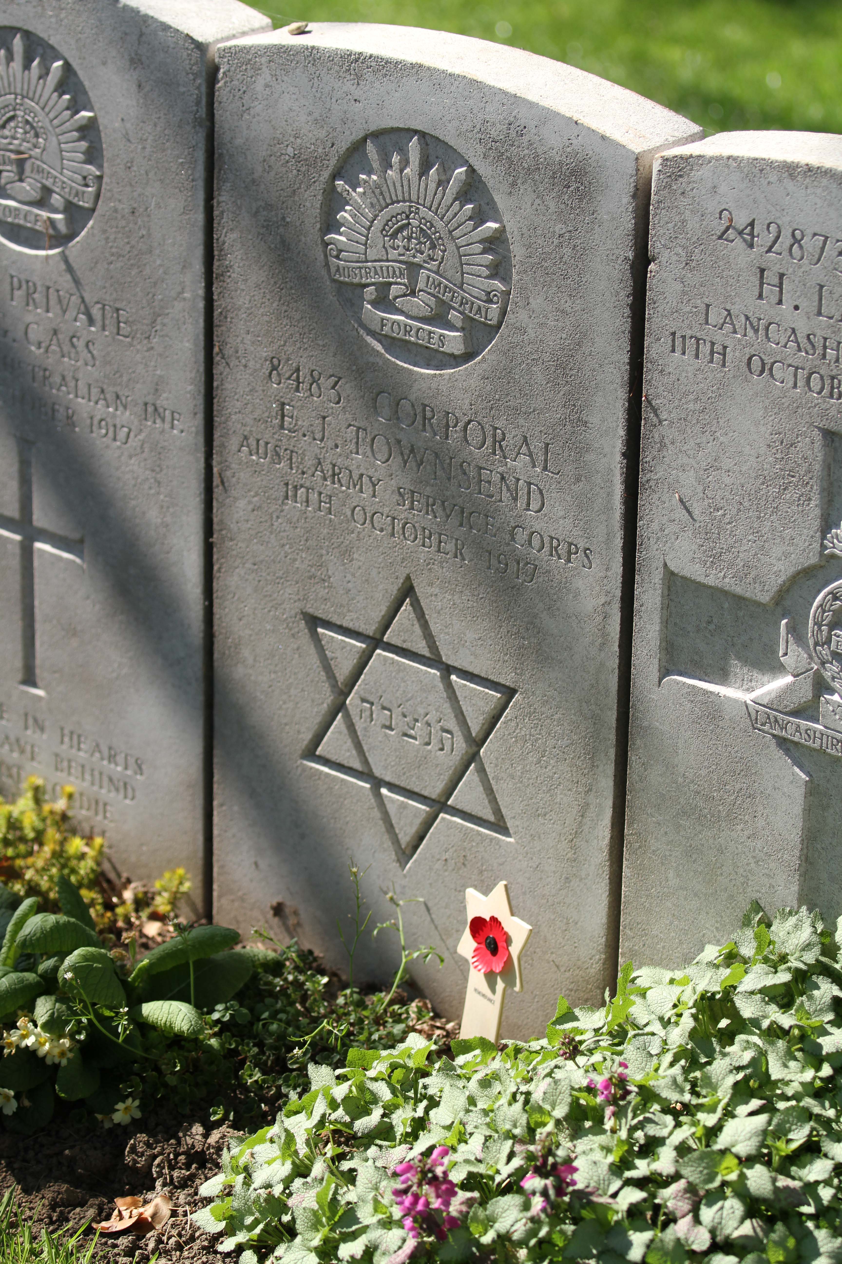 E Townsend grave + Magen David.  We Were There Too trip to Ypres, April 2017. By Alan Brill, Voluntary Photographer