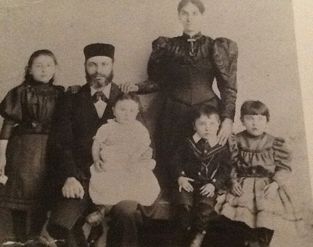 Golda Kosky (Flora's mother, left) with her parents and siblings in the 1890s in the East End