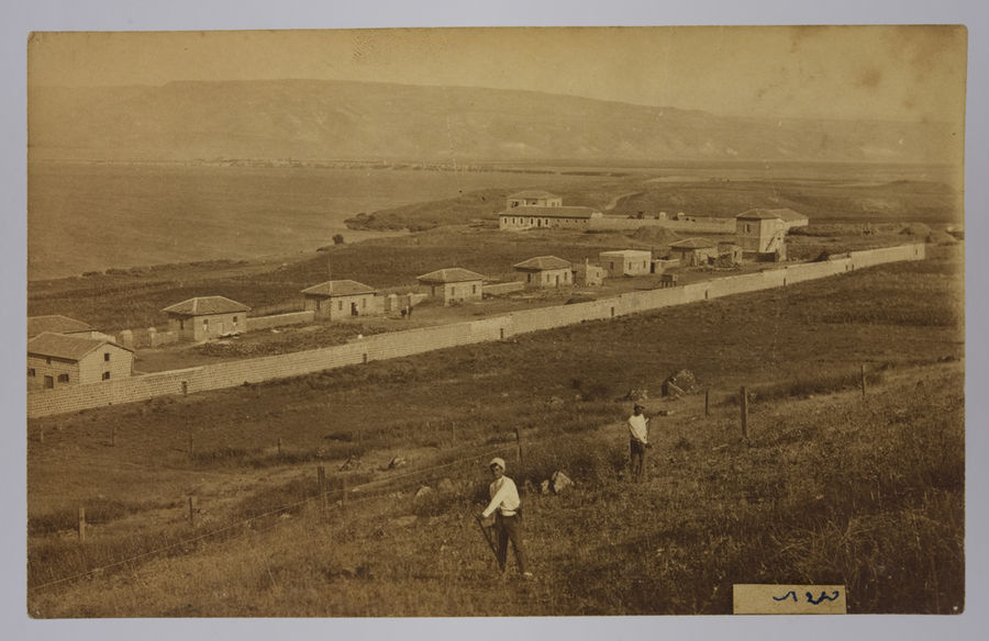 Postcard photograph of Palestine, possibly taken by a member of the Royal Fusiliers. ©Jewish Museum London/Jewish Military Museum