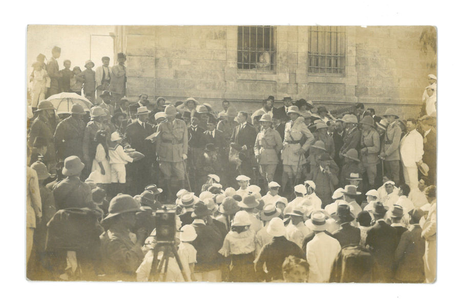 General Allenby addressing the crowd in Jerusalem. Adrian Andrusier Collection.