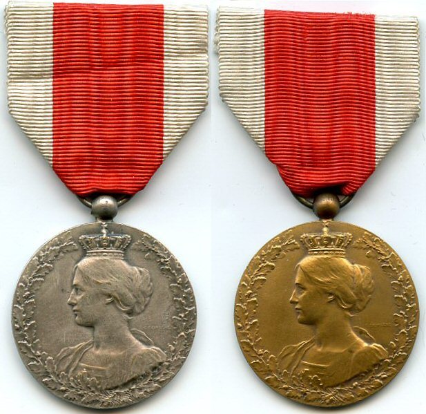 Commemorative Medal of the National Committee for the Aid and Food. 3rd and 4th classes. Belgium.