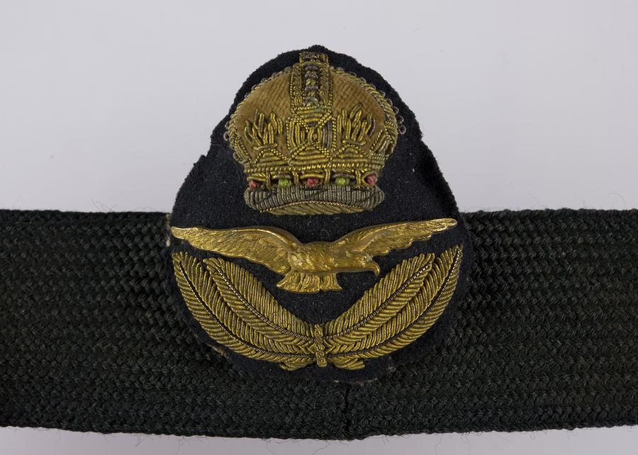 RAF Cap Band and Badge. ©Jewish Museum London/Jewish Military Museum	
