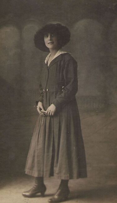 Gertrude - postcard sent to Morris 1917